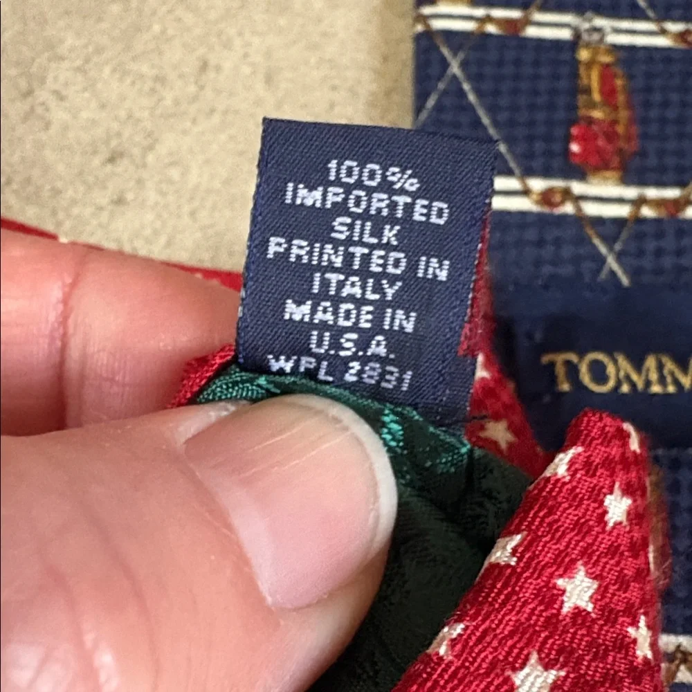 Tommy Hilfiger 100% imported silk tie with golf clubs and stars